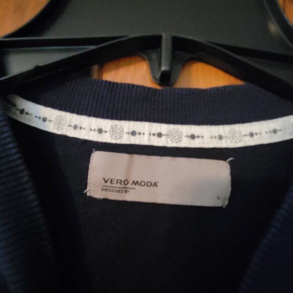 Junior's Large Vero Moda crewneck sweatshirt - Picture 4 of 5